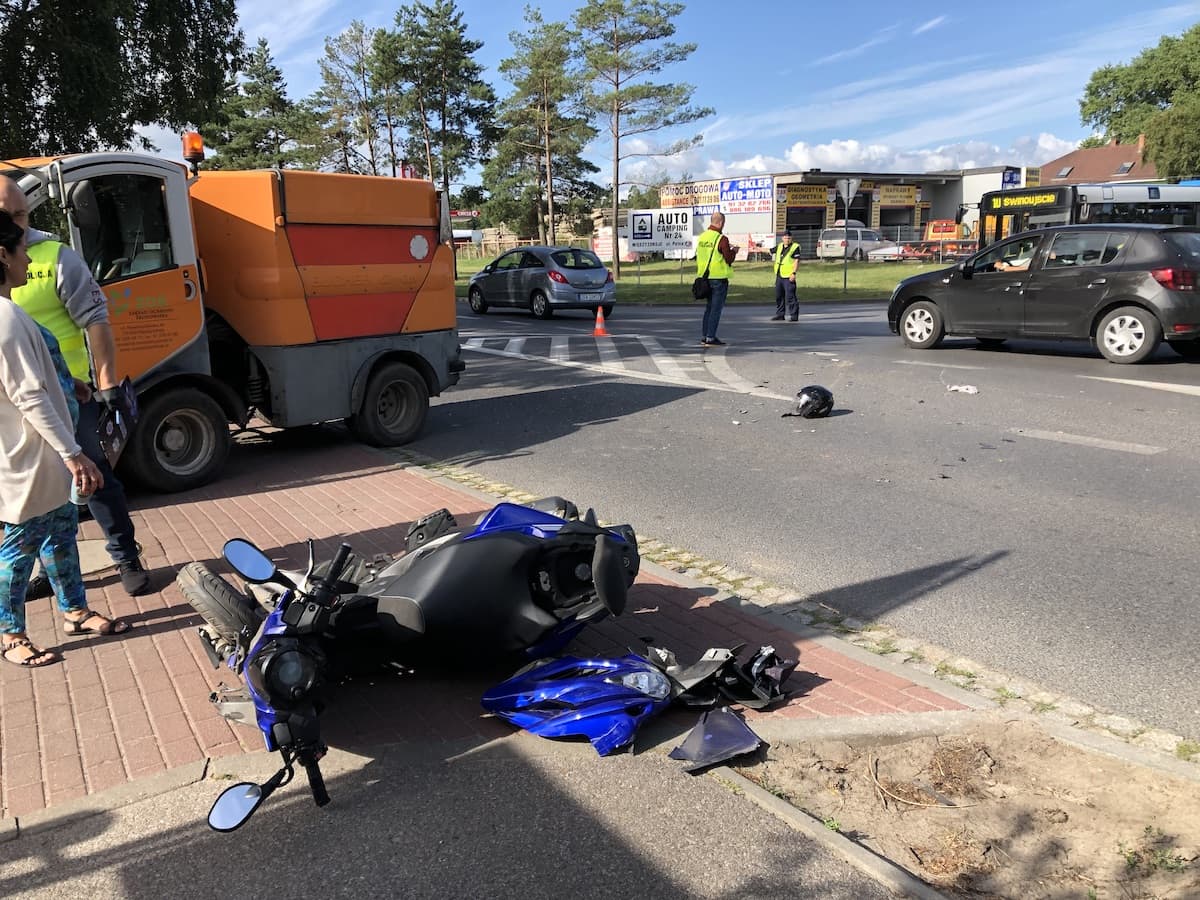 Wypadek na skrzyżowaniu ulic Polnej i Nowomyśliwskiej